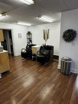 Hydraulic shampoo chairs