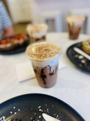 S'mores iced latte