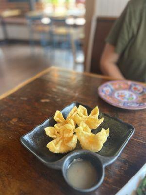 lobster rangoon