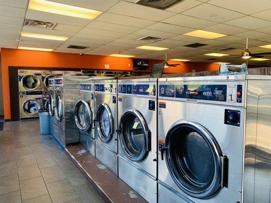 Golden Wash Laundromat