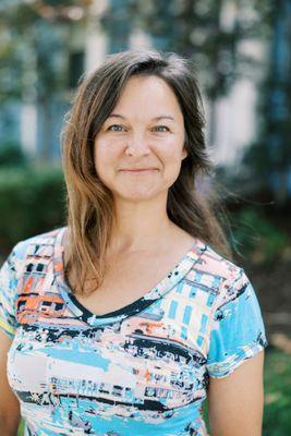 Angela Kiefer, Asian bodywork & Shiatsu practitioner, cupping, Reiki III