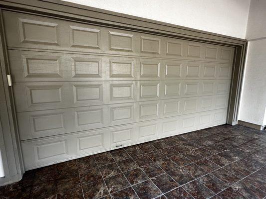 Houston’s Helping Hand Garage Door Service