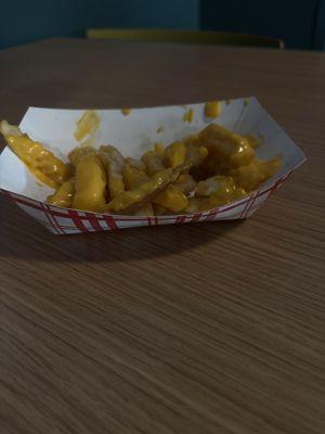 Elastic cheese fries