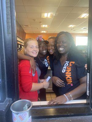 Fantastic employees!! Pamela, Daidra, Animiesha and Wiliesha.