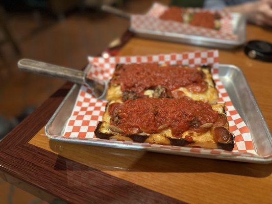 Benny's Pizza Palace & Social Club