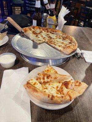 Sneaky's Sports Bar & Grill