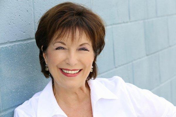 My clients trust me to guide them through the complex real estate process. As a wise consultant, I am inspired to solve problems creatively.