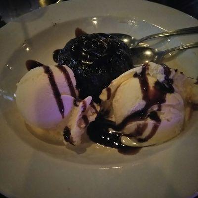 Lava cake & vanilla ice cream