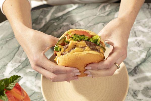 Classic Cheeseburger