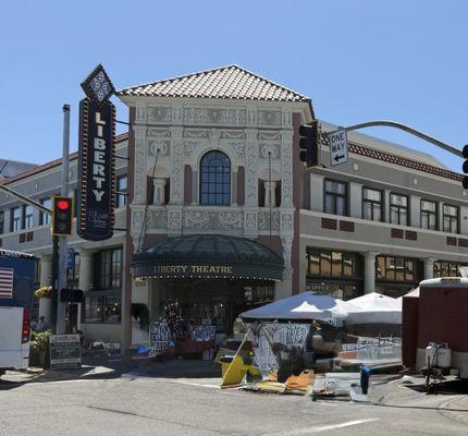Driving by 12th st looking for parking