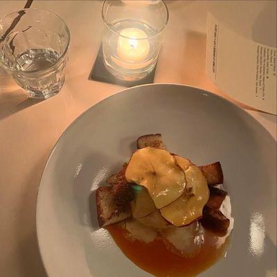 Apples and yeast ice cream