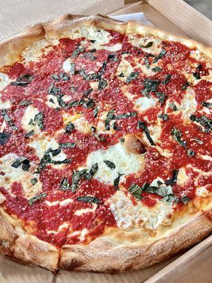 Margherita: the perfect blend of simplicity and flavor! My go-to with Pinot Grigio. *:。゚ VERY G(・‿・)(*‿*) D! *:。゚