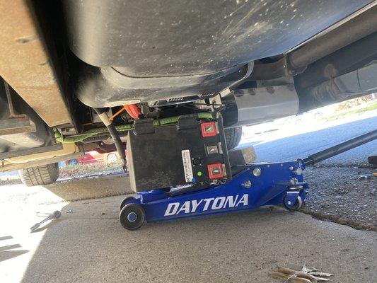 The other bad 200ah KS2 battery being swapped out