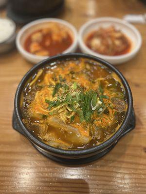 Maeun Suyuk Gomtang- Spicy special gomtang beef soup