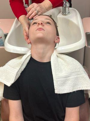 Great shamoooing and hair treatment