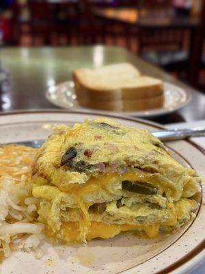 Ham, Cheese, Mushroom & Jalapeño Omelette