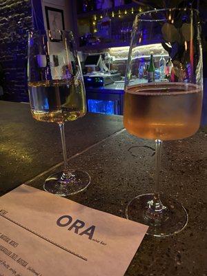 Natural wine and white wine