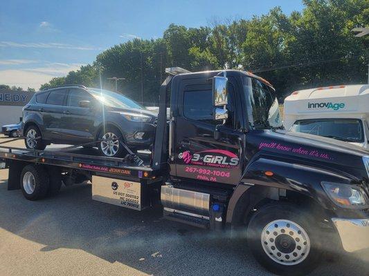 3-Girls Towing & Transportation