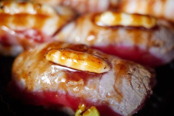 Garlic ahi (close-up)