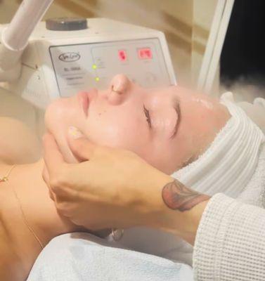 Steam and massage during facial