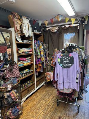 Country Chic - A New & Recycled Boutique