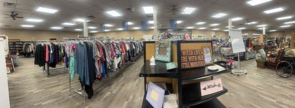 Large sel action of clothes