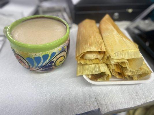 Tamales y chapurrado
