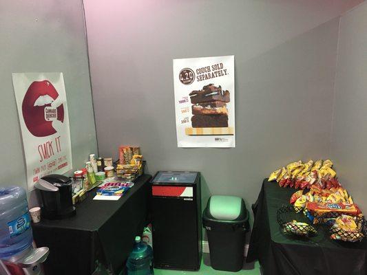 PATIENT MUNCHIE BAR!!! Woo hoo!!