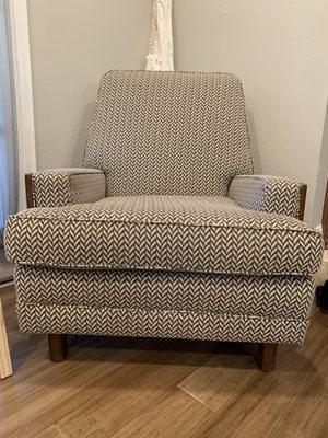 Lilly's Draperies Upholstery & Fabrics