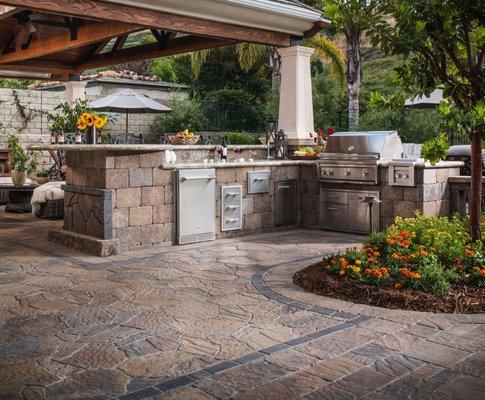Black Diamond Paver Stones & Landscape