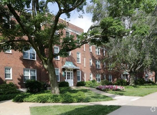 Lyon Village Apartments