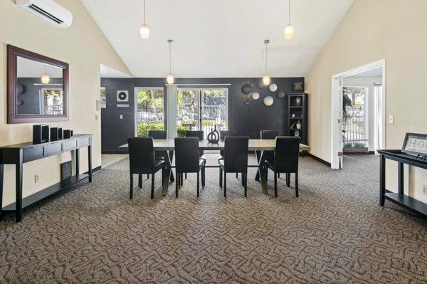 Hunt Club Apartments