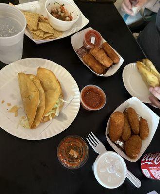 Ernie & Annie's Tavern
