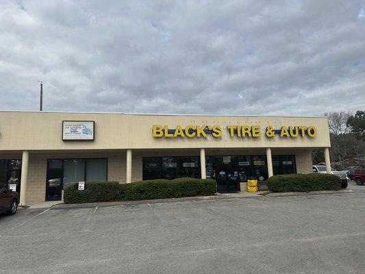 Front of the Black's Tire connected w/ Sunland Builders near Bogue Sound, Swansboro, Cape Carteret in Newport, NC. Ryan 8/27/25