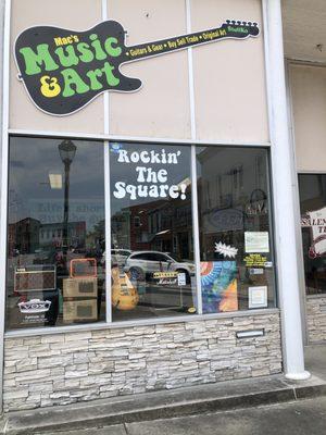 Mac's Music and Art, Rockin' the Square in Salem, Indiana!