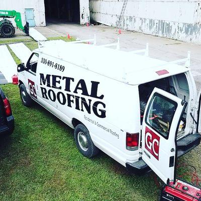 Metal roof contractor