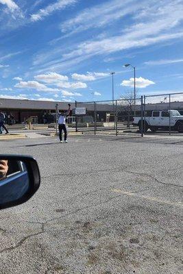 Aquí estoy en el paso tx cuando pase a sellar mi visa, gracias abogado Kevin por su gran trabajo