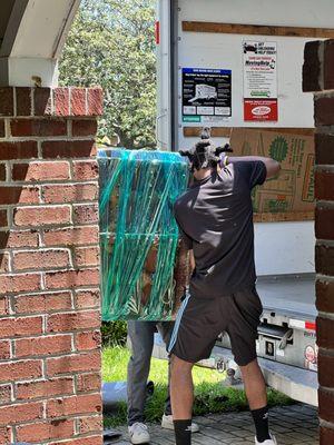 Trophys Mama’s Movers