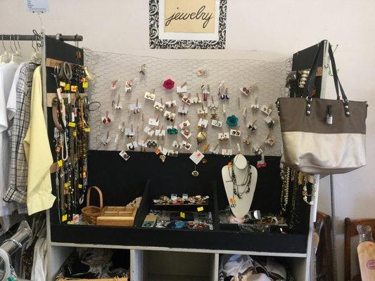 Lamoni Thrift Center