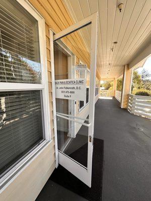 Falkenroth John, DC - Back Pain And Sciatica Clinic