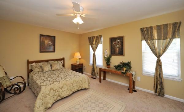 College Square at Harbour View Townhome Apartments
