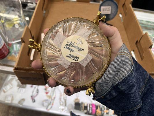 Red Racks Thrift Store