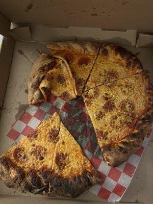 This should be pepperoni well done. Where's the pepperoni? This is burnt done.