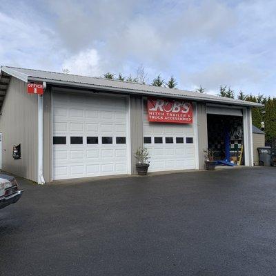 Rob's Hitch Trailer & Truck Accessories