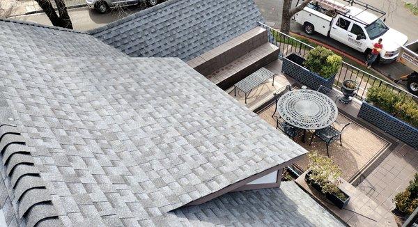 GAF TIMBERLINE HDZ - Color: Pewter Grey
San Anselmo, Ca.
#NORTHBAY #ROOFING #GUTTERS #GAF #MASTERELITE