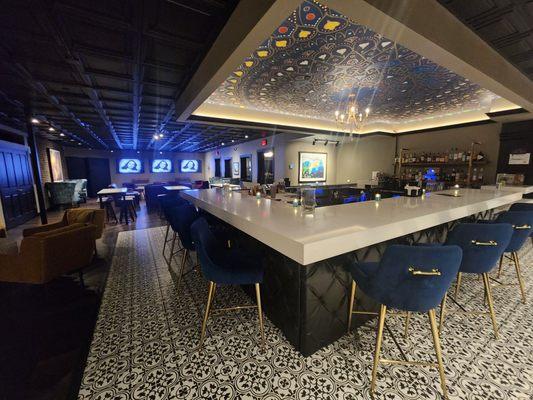 Lobby bar