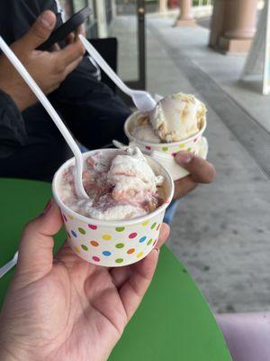 Strawberry cheesecake scoop & tres leches scoop
