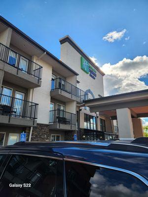 Holiday Inn Express & Suites Branson 76 Central