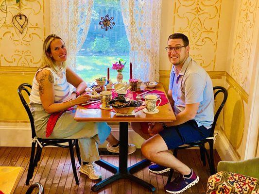 Boston-area couple at #WedgewoodInnofNewHope