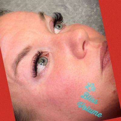 La Bliss Volume eyelash extensions